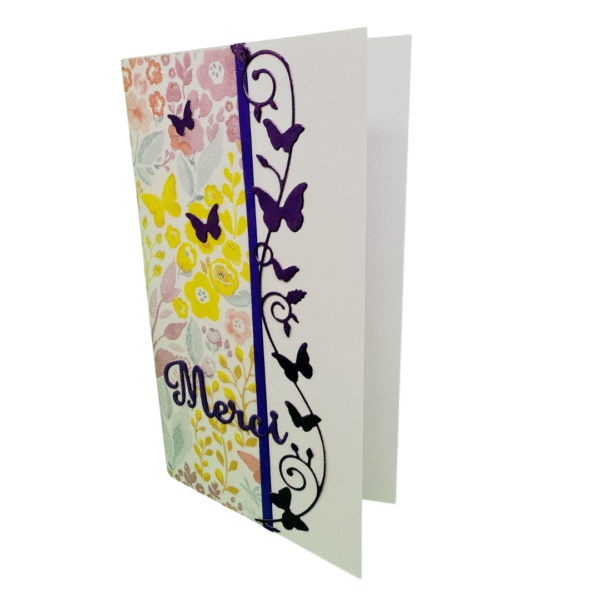 Carte de remerciements - Farandole de papillons Carte de remerciements artisanale "Merci" - Fait main - Papillons & Fleurs - Pastel - Remerciement spécial