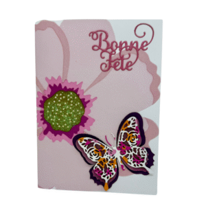 Carte bonne fête fait main- Un papillon qui butine une fleur