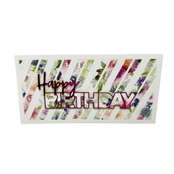 Vue de face de la carte panoramique Coq'Ci avec dentelle de papier et motif fleurs pourpres -V4