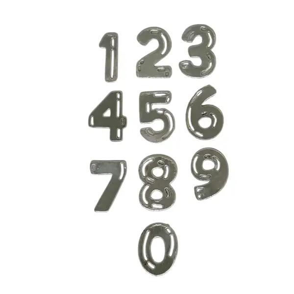 Chiffres d'anniversaire argentés avec design ajouré artisanal